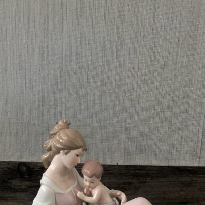 TƯỢNG TÂY BAN NHA MẸ VÀ BÉ